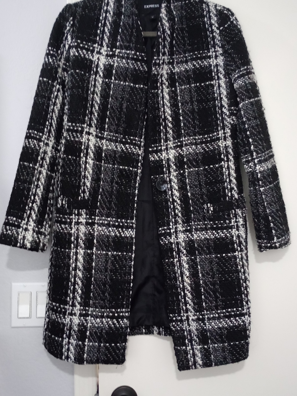 NWOT Express Cotton/Wool Blend winter Coat. Black & White Plaid Size XS